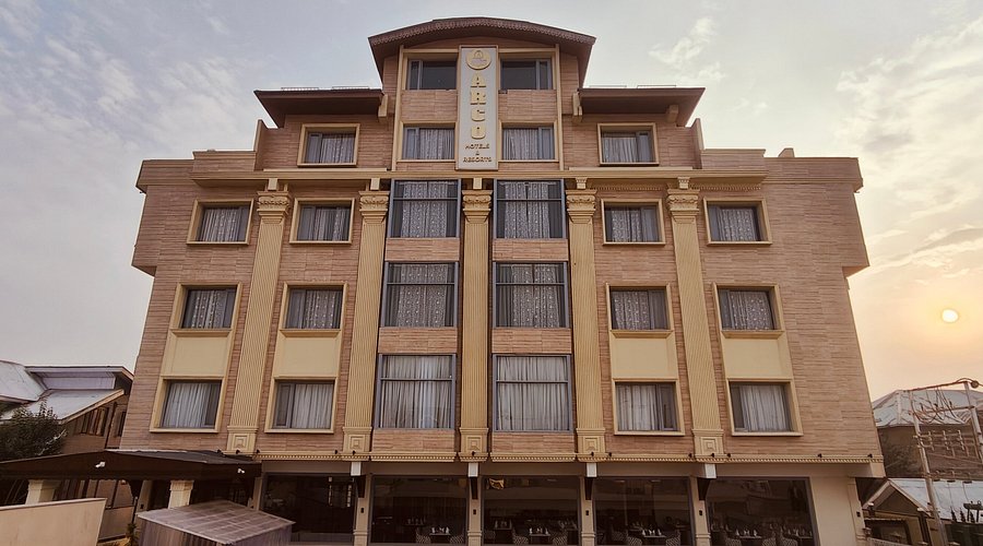 Best Hotel in Srinagar - Arco Hotels Exterior View